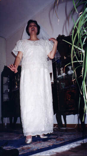 412 am4 tall mayu.jpg (20983 bytes)
